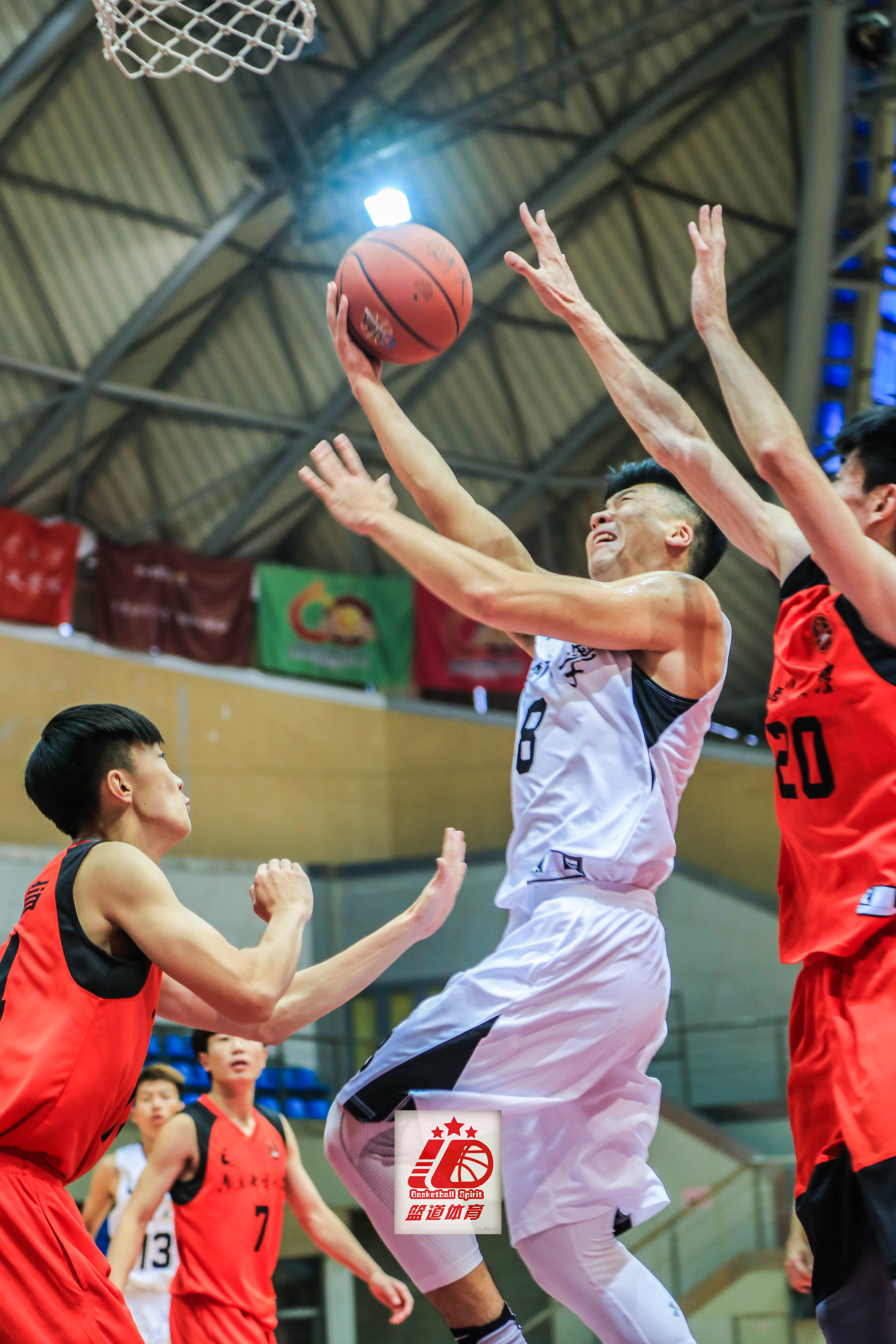 男子篮球队参加2018江苏省大学生校园篮球联赛(高水平组)图片集锦